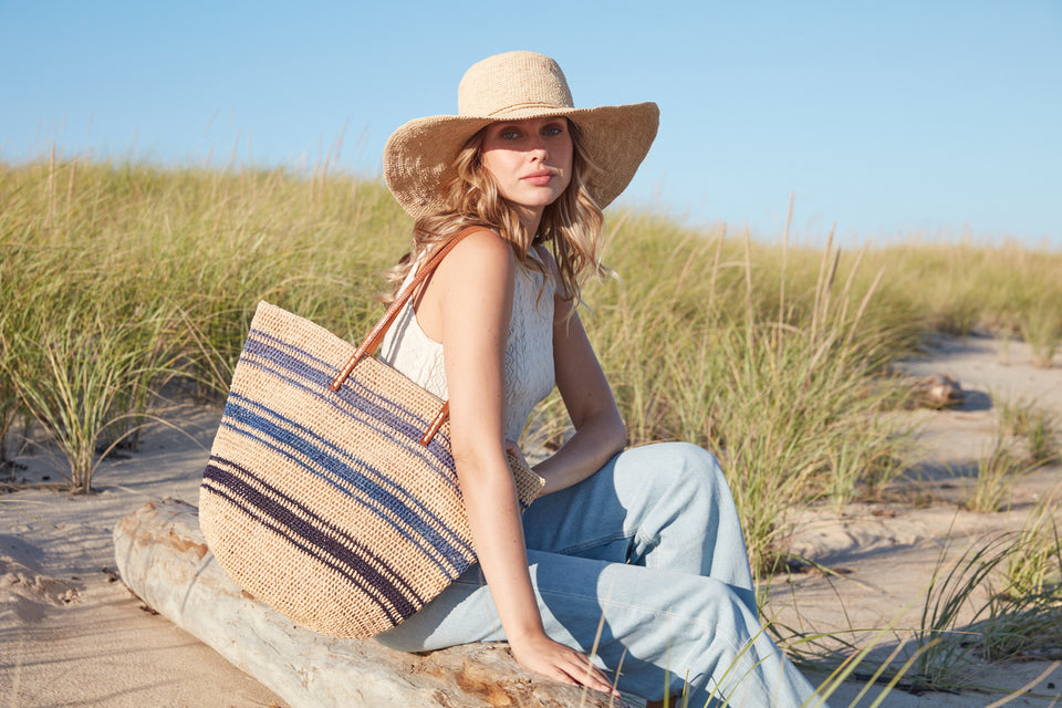 Model with Grace hat and Mira Tote on the beach