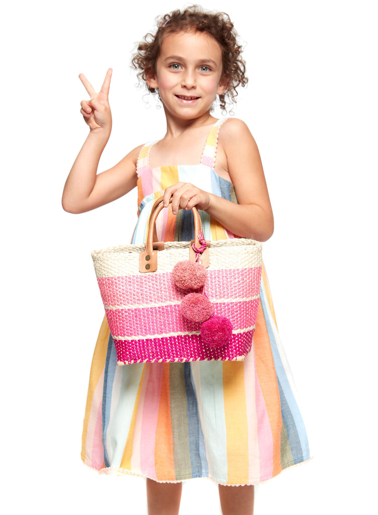 Model with Petite Samana Pink